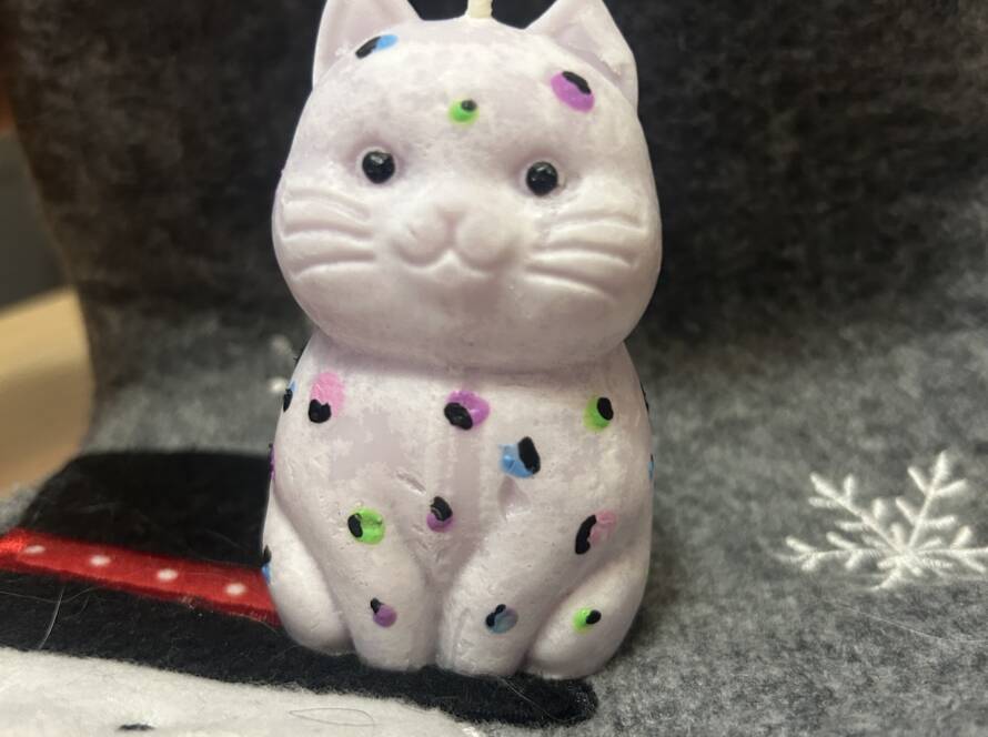 Kassikujuline küünal